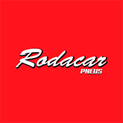 Logotipo da Rodacar Pneus com escrita branca e detalhes estilizados sobre um fundo quadrado vermelho.